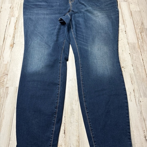 Old Navy Plus Women's Rockstar Mid Rise Super Skinny Jean Size 24 - Picture 4 of 15